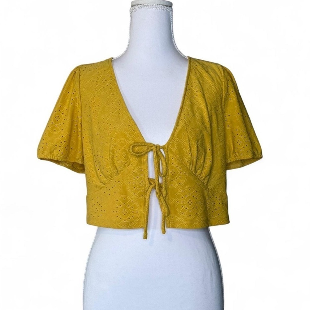 NWT Something New Mustard Eyelet Tie-Front Crop Top (M)